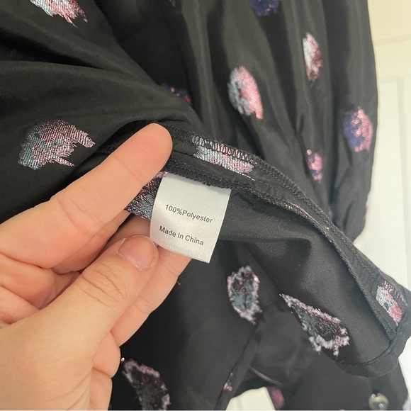 Tuckernuck Black Pink Blurred Dot Fil Coupe Corrigan Blouse Button Sleeve - Picture 9 of 10